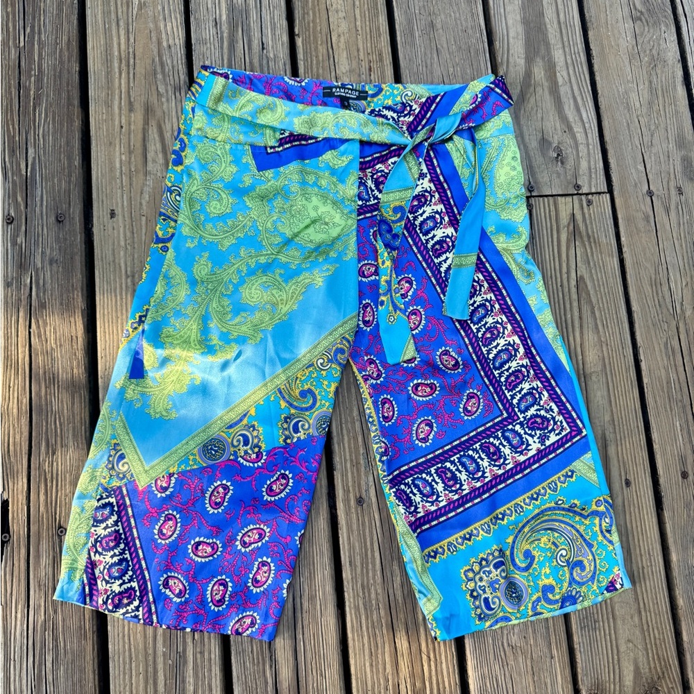 2000s Y2K Rampage Low Rise Paisley Abstract Wide Leg Capri Pants